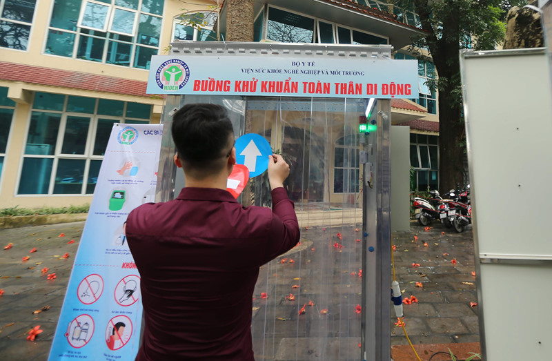Buồng khử khuẩn toàn thân di động đầu tiên tại Việt Nam